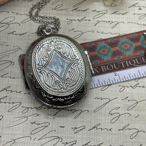 Silver Locket Setting Dusty Blue Teal Blue Rose Cameo White Mom Daughter Keepsak - Picture 12 of 13